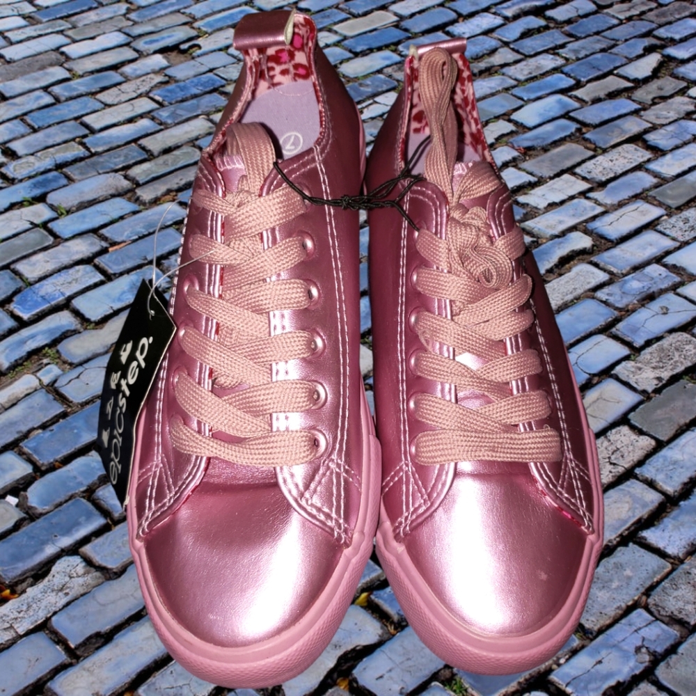 EpicStep "Lavender Metallic " Morgan Synthetic Leather Women's Size 7 Sneakers